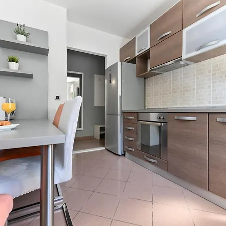 Peaceful Near Old Town Apartman *