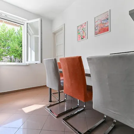 Peaceful Near Old Town Apartman *